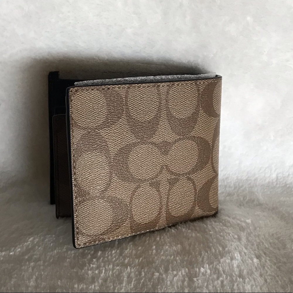 SOLD 🎉HOST PICK🎉 Star Wars X Coach 3 in 1 Wallet - Picture 5 of 8